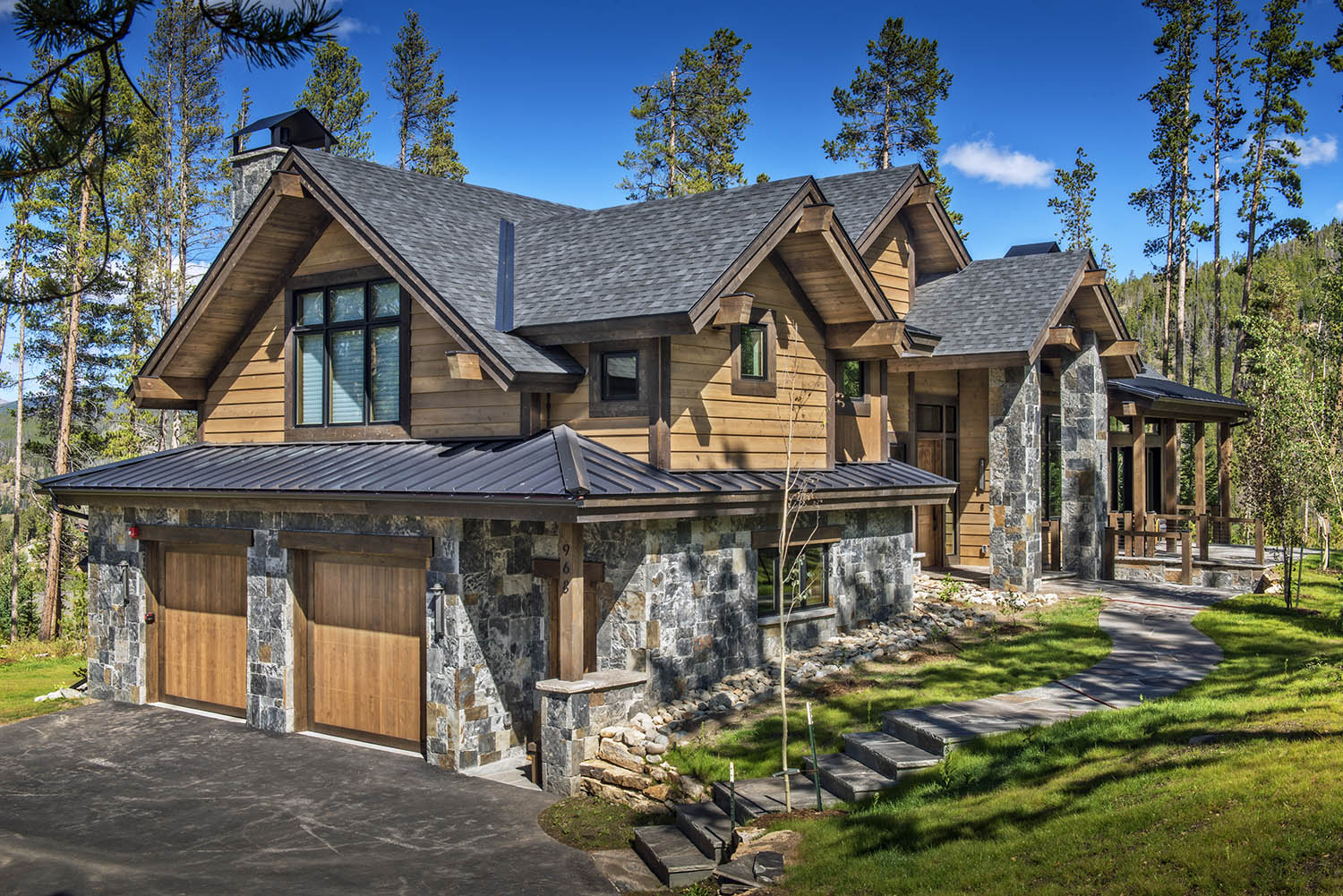 front-exterior-webres